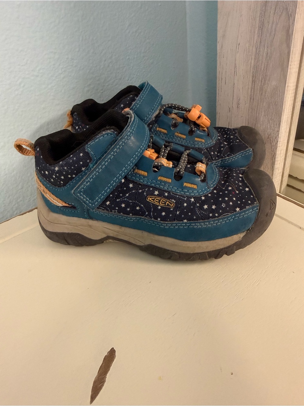 KEEN Kids Newport H2 Constellation Star Print Hiking Shoes US 9 EU 25/26
